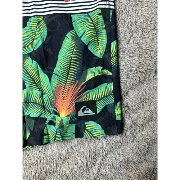 Quiksilver Hawaii SURF BOARD SHORTS Division Remix Dry Flight size 32 - Picture 8 of 16